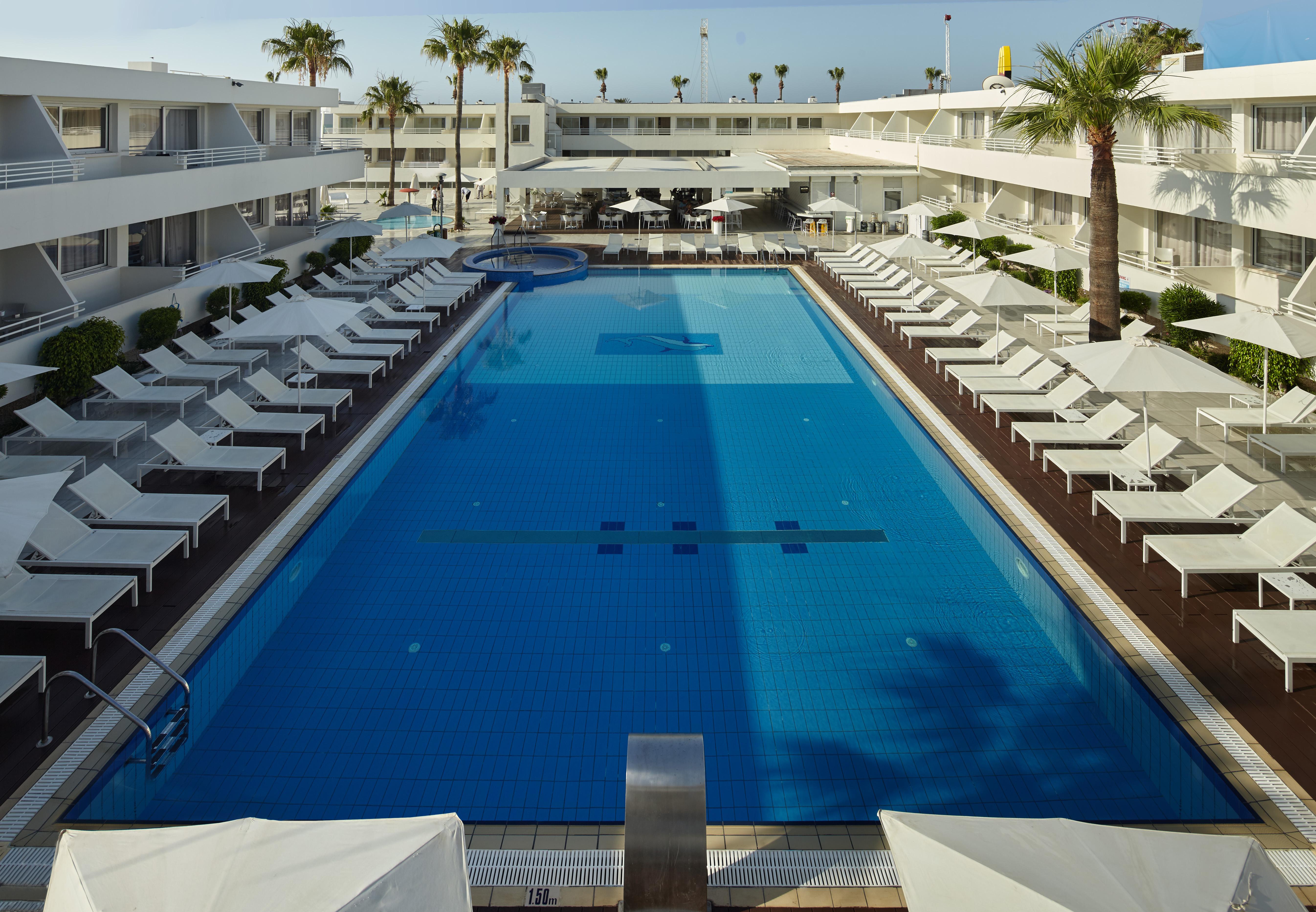 Melpo Antia Hotel & Suites Agia Napa Buitenkant foto