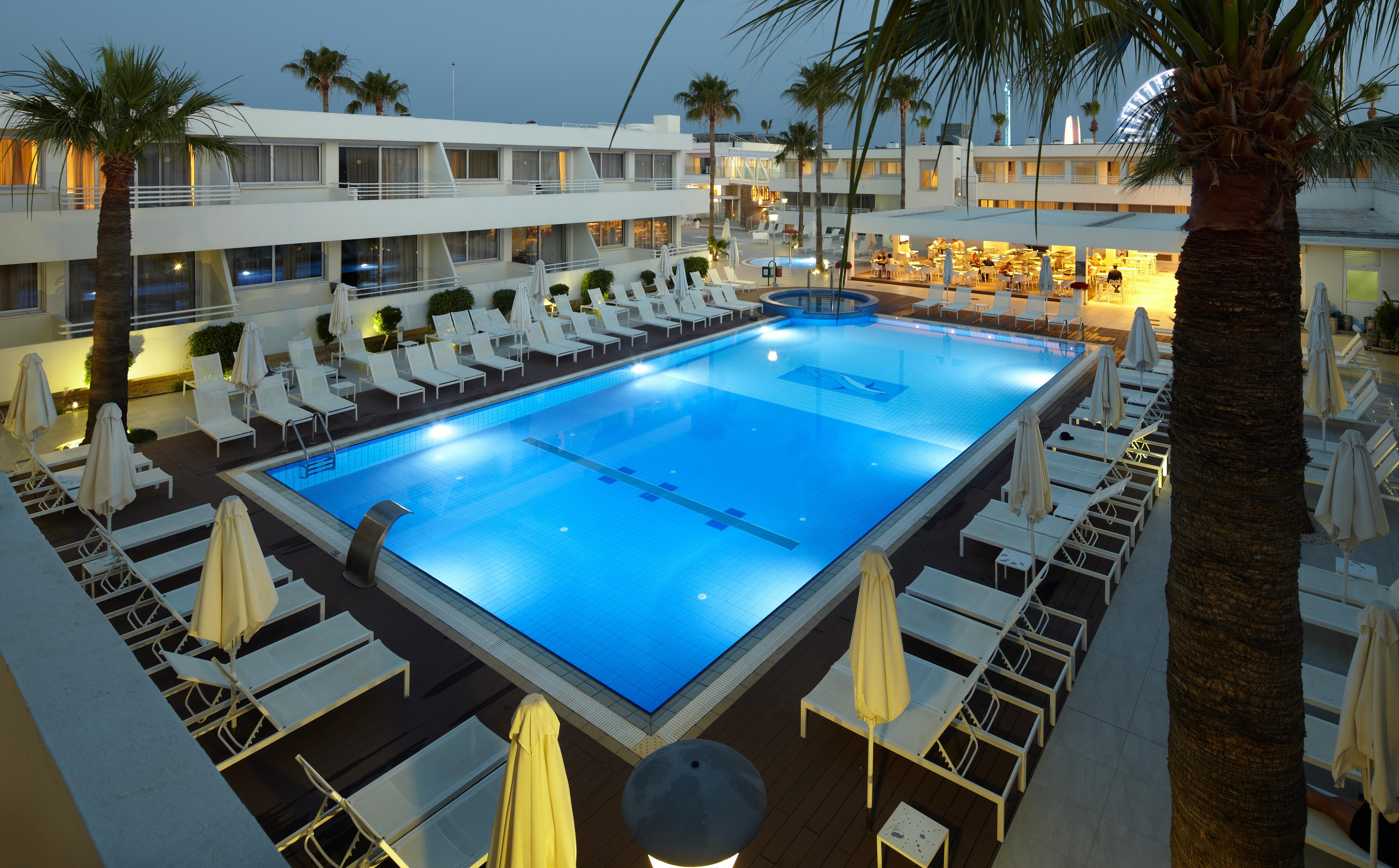 Melpo Antia Hotel & Suites Agia Napa Buitenkant foto