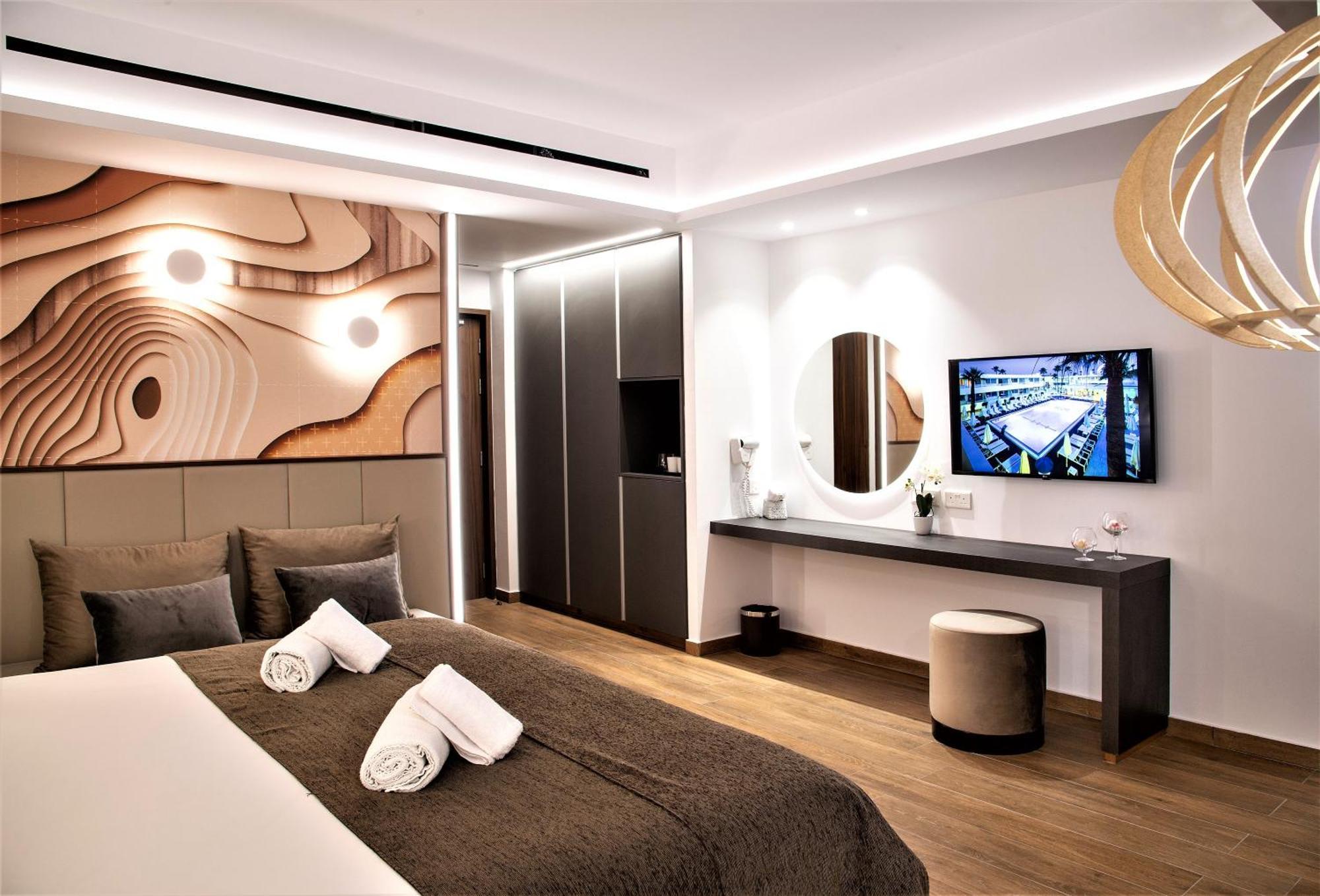 Melpo Antia Hotel & Suites Agia Napa Buitenkant foto