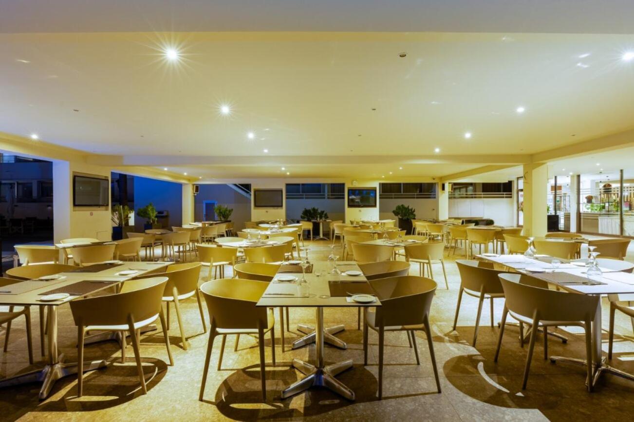 Melpo Antia Hotel & Suites Agia Napa Buitenkant foto