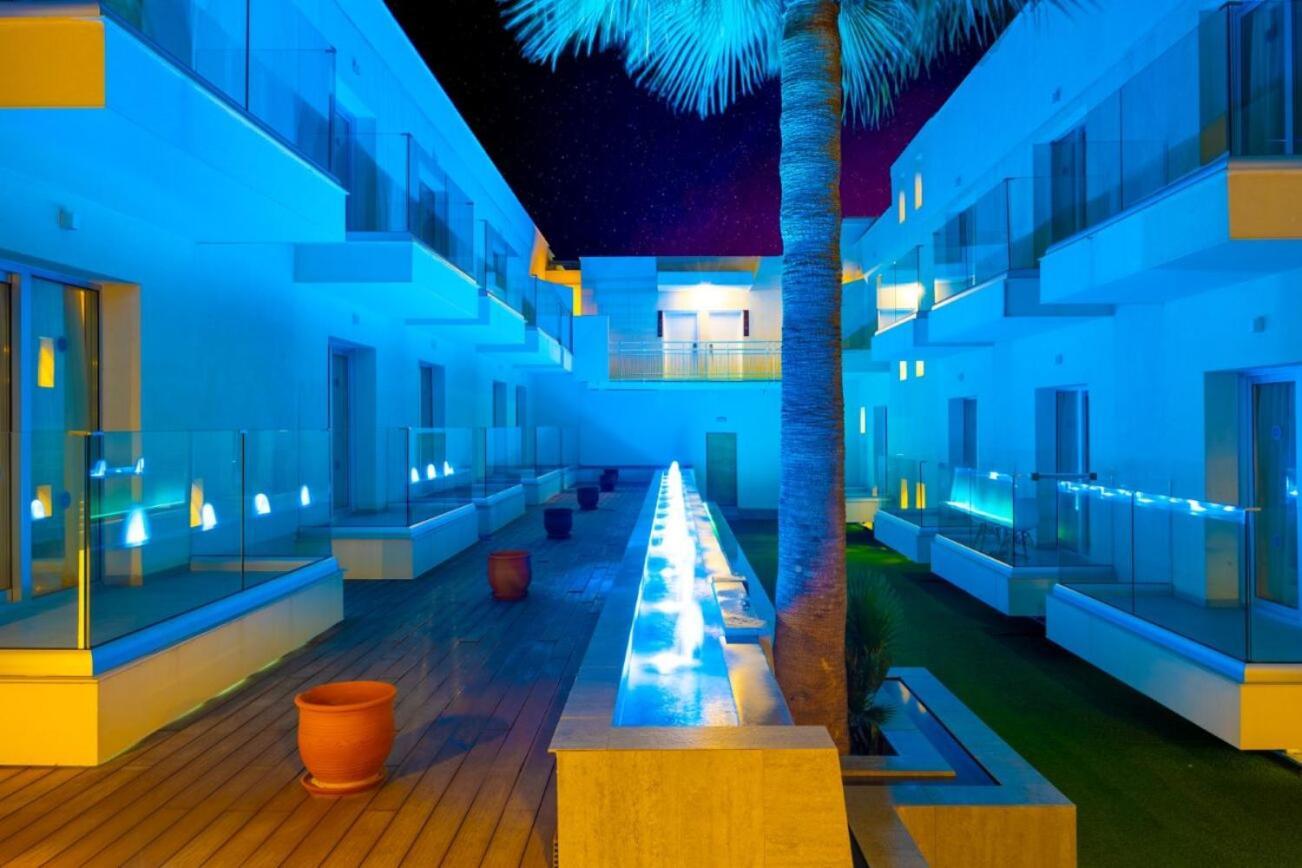 Melpo Antia Hotel & Suites Agia Napa Buitenkant foto