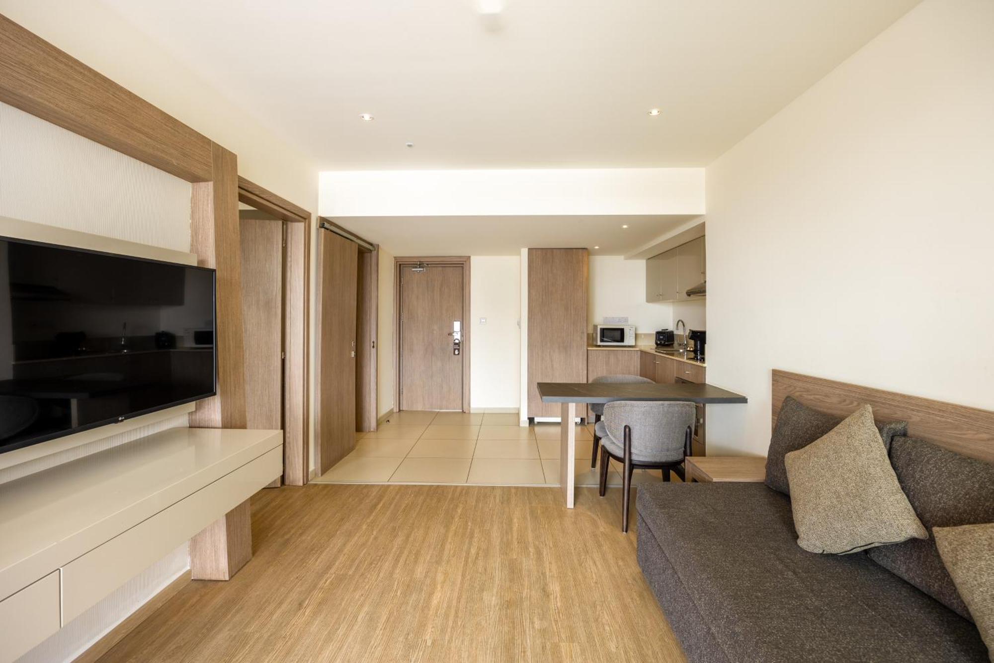 Melpo Antia Hotel & Suites Agia Napa Buitenkant foto